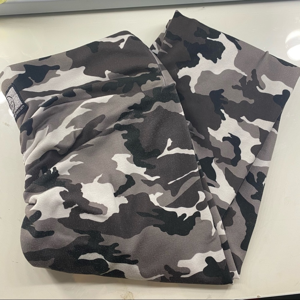 Celestial Bodiez camo full length leggings